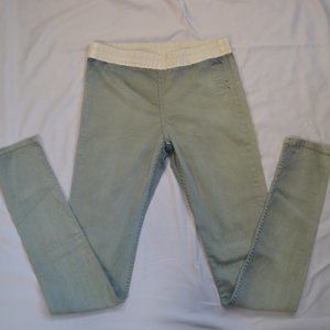 Italian Made slip on leggings.